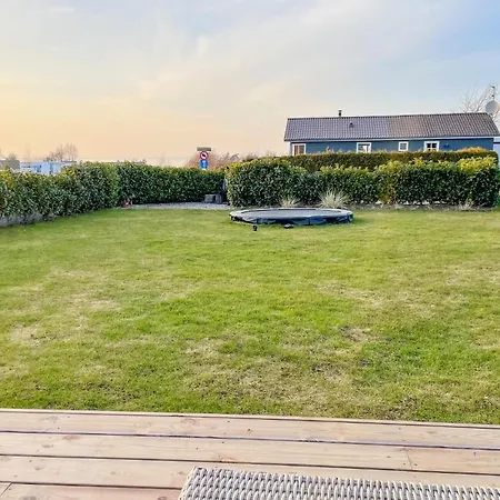 Feriehus 3 Bedroom Amazing In