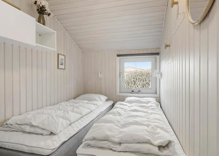 Feriehus 3 Bedroom Amazing In